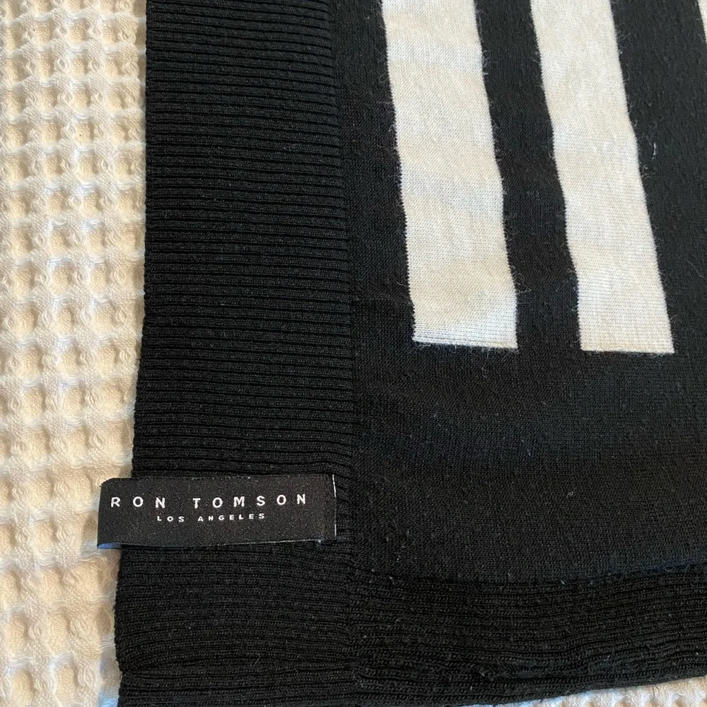Ron Tomson Men’s Black Modern Signs Graphic Sweater